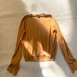 Forever21 light brown light sweater. Size M